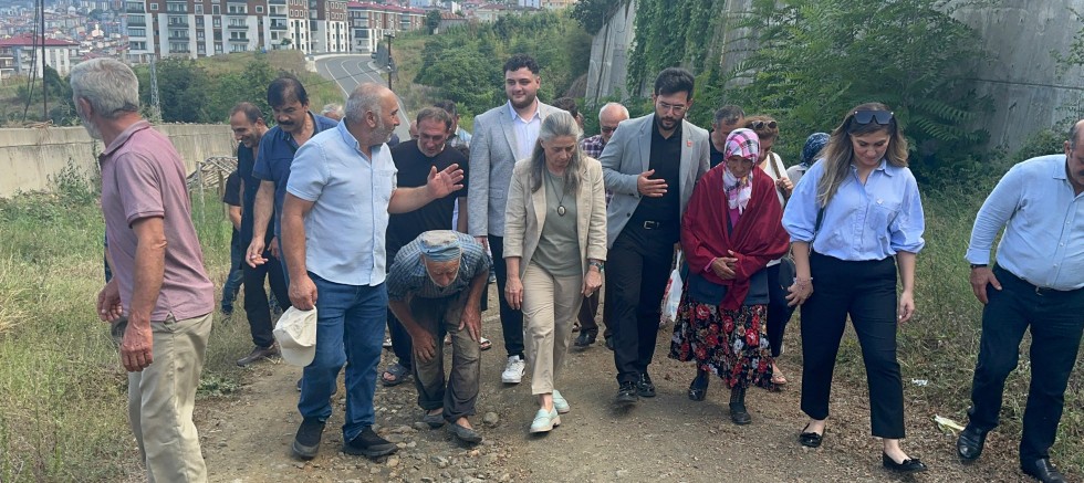 Emre Şahin Köroğlu: “Öncülük Etmesi Gereken Akçaabat Belediyesi, Kamulaştırma ücretlerini ödemesi gereken Karayolları Genel Müdürlüğü’dür!”